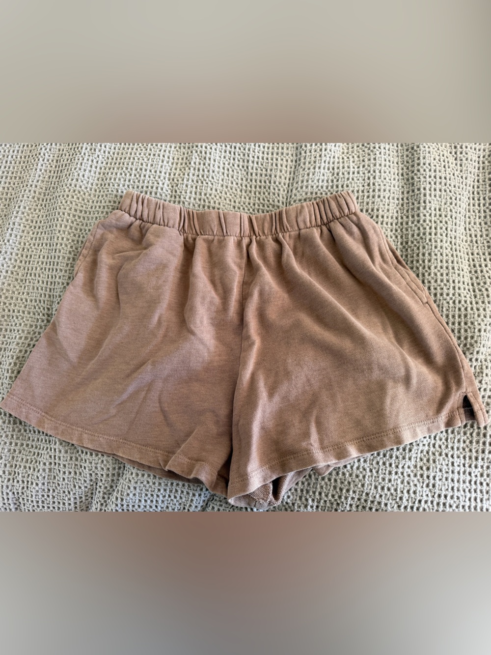 Garage Relaxed Elastic-Waist Athletic Shorts in Brown